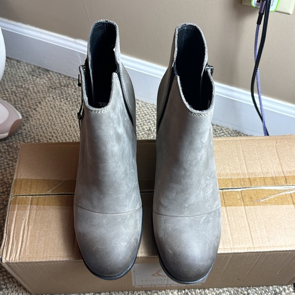 NWT • SOREL • Joan Uptown Zip Bootie • 
🖤🩶 Gray/Black 🩶🖤 • Size 8.5 • - Picture 5 of 17